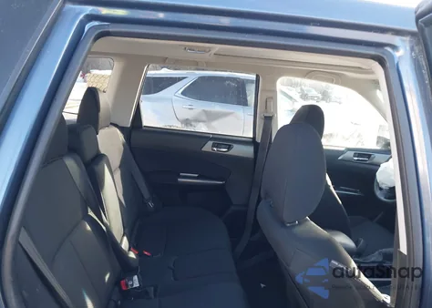 2011 Subaru Forester 2.5X Premium z USA, uszkodzony, nr VIN JF2SHADC1BH728914